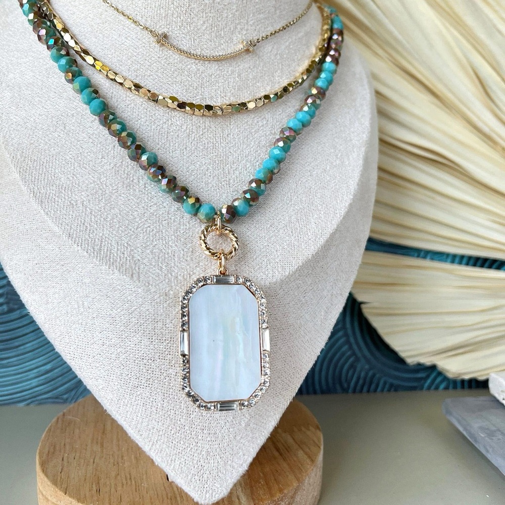 Park Lane Essence Necklace - Elegant Turquoise and Gold Pendant Necklace